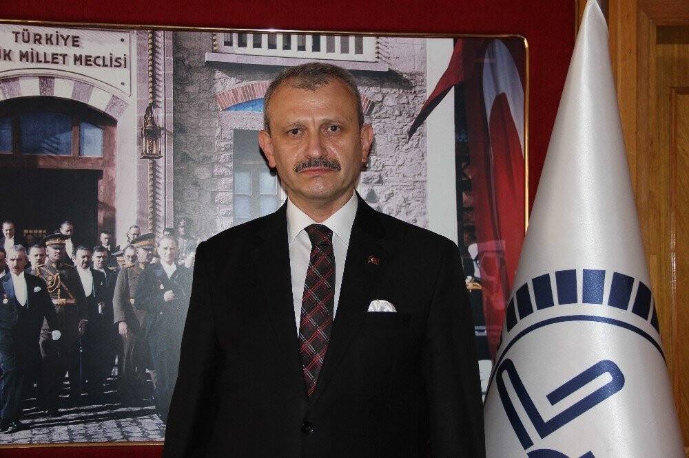 İzmir’de merkezi ezan sistemi uygulamasına geçici bir süreyle son verildi