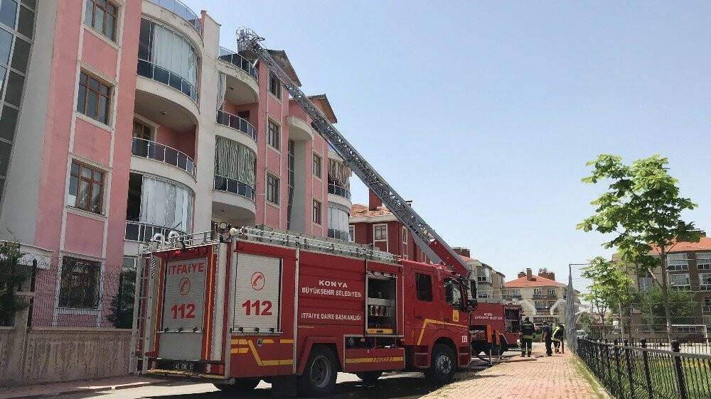 Konya’da çatıda çıkan yangın korkuttu