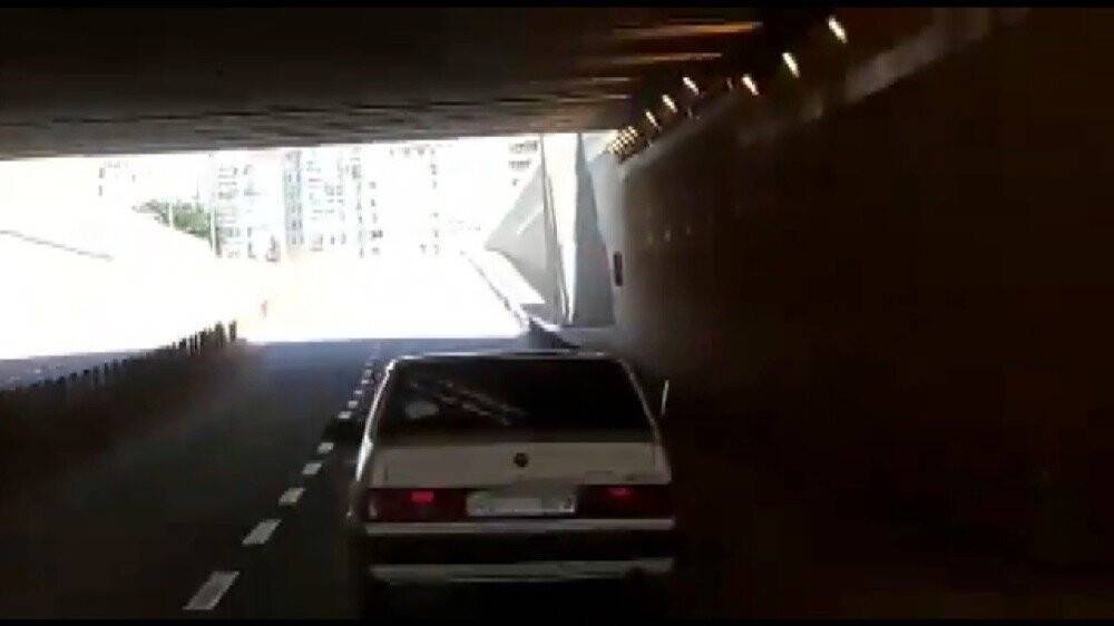 Drift yapıp polisten kaçtı