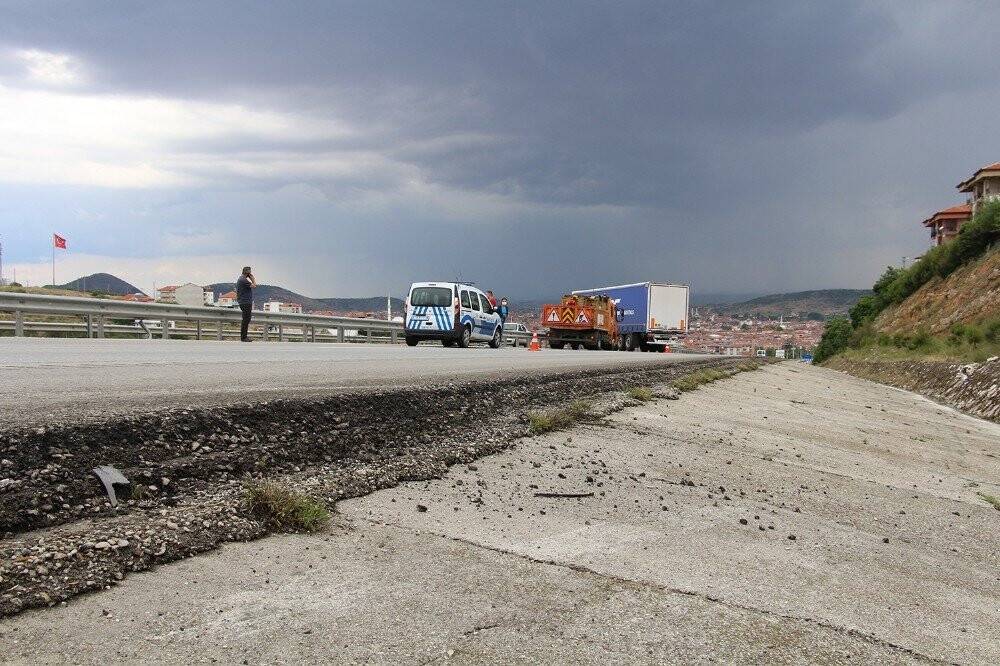 Sağanak yağış Kula’da hayatı olumsuz etkiledi