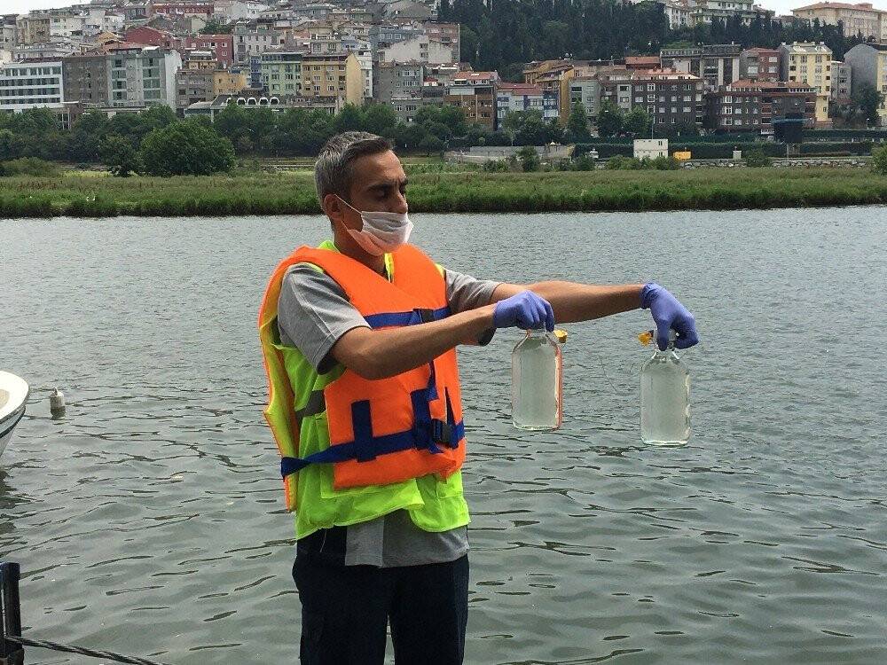 Çevre Bakanlığı ekipleri Haliç’ten numune aldı