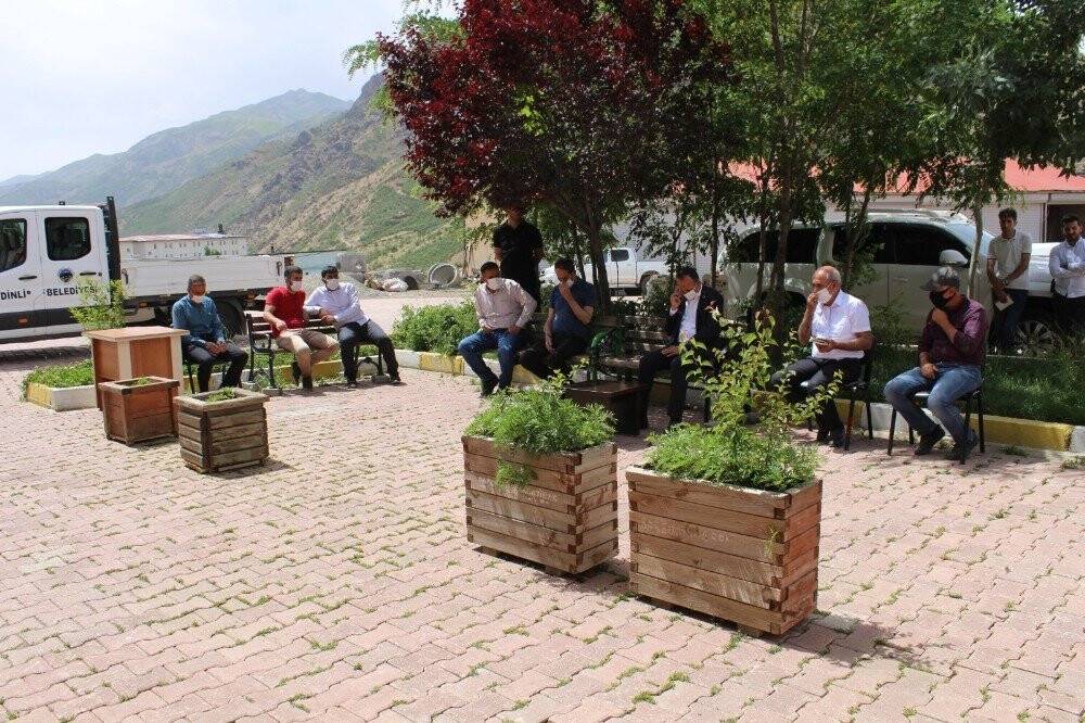 Koronayı atlatan Başkan görevine yeniden başladı
