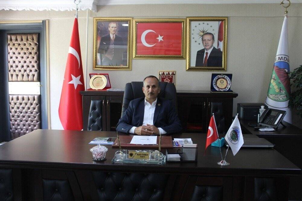 Koronayı atlatan Başkan görevine yeniden başladı