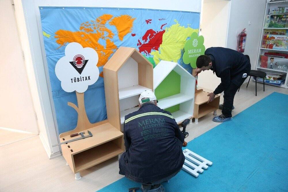 Meram’da tüm okullara TÜBİTAK kitaplığı kazandırıldı