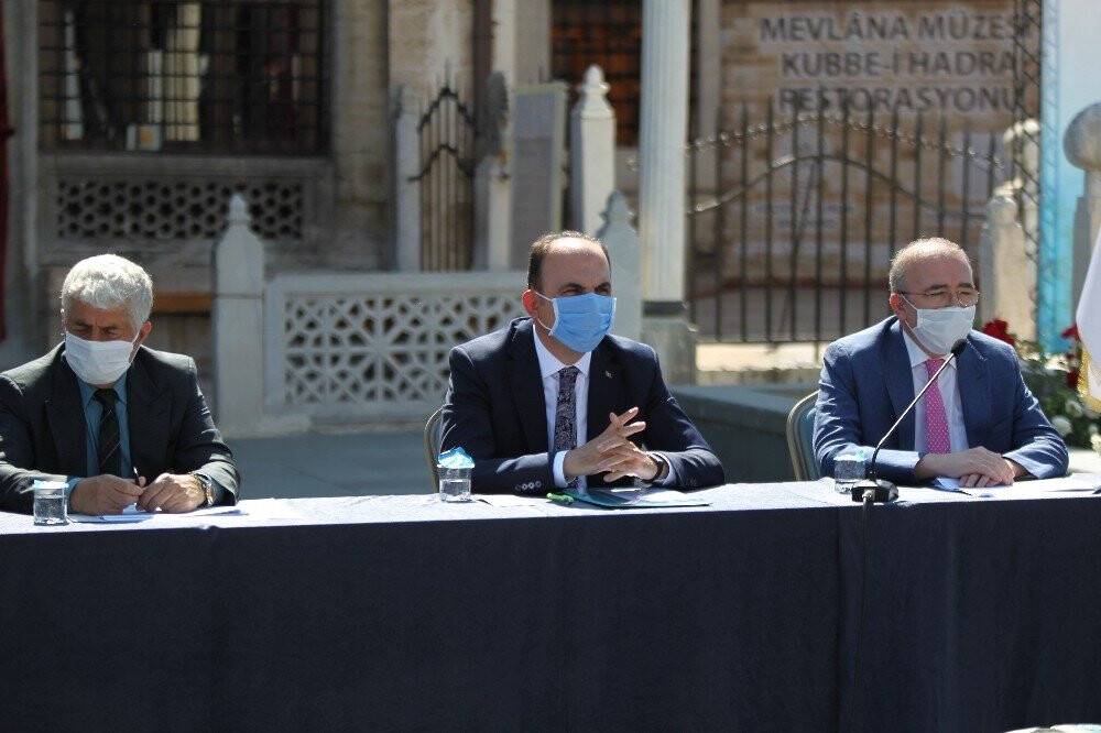 Mevlana Müzesi’ndeki yeşil kubbenin çinileri yenileniyor