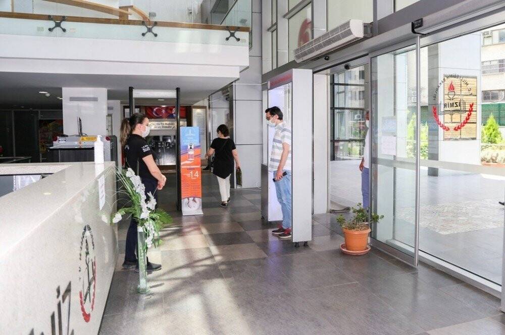 İzmir Milli Eğitim Müdürlüğünden sensörlü dezenfektan