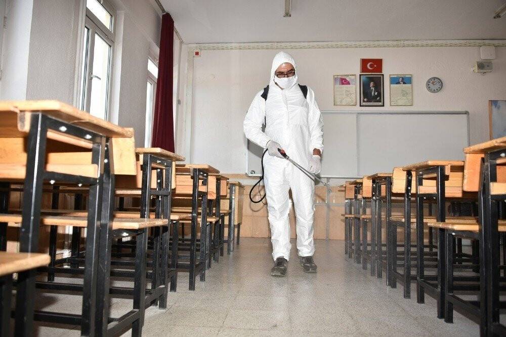Karatay’da LGS ve YKS öncesi okullar dezenfekte ediliyor
