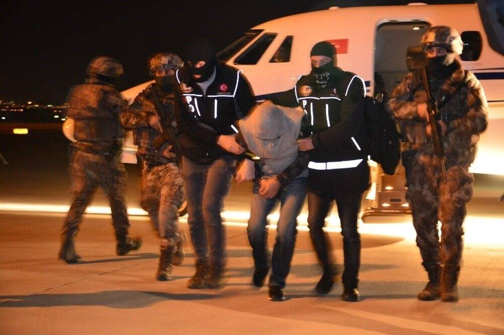 Davada sanıklar birbirine girdi