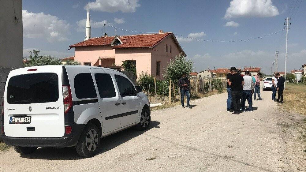Halasını tüfekle başından vurdu