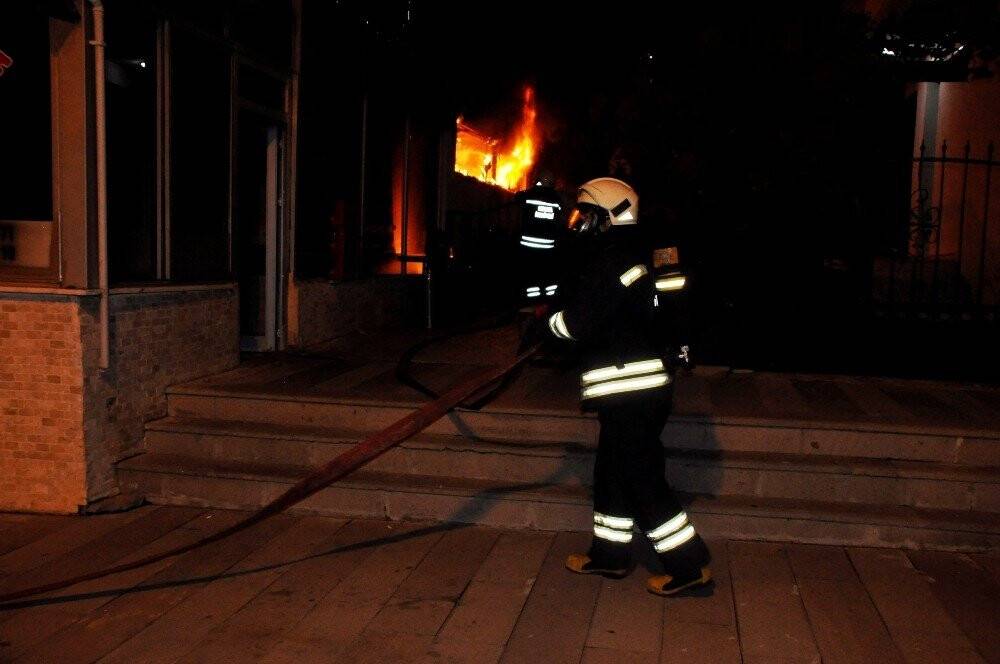 Konya’da restoran kundaklandı