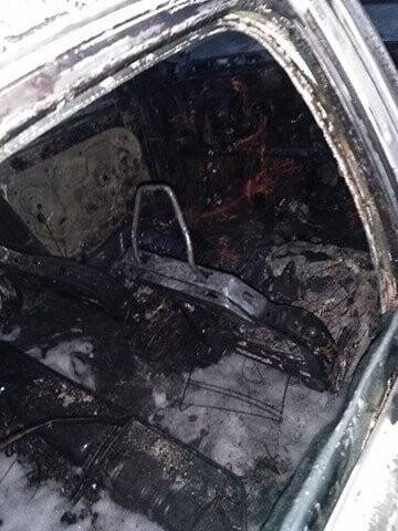 Seyir halindeki otomobil alev alev yandı