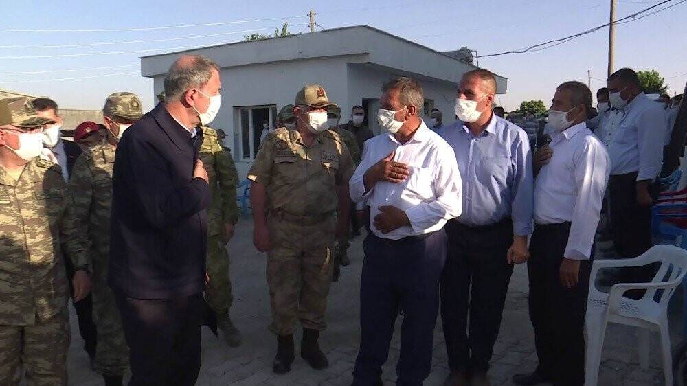 Bakan Akar’dan şehit işçilerin ailelerine taziye ziyareti
