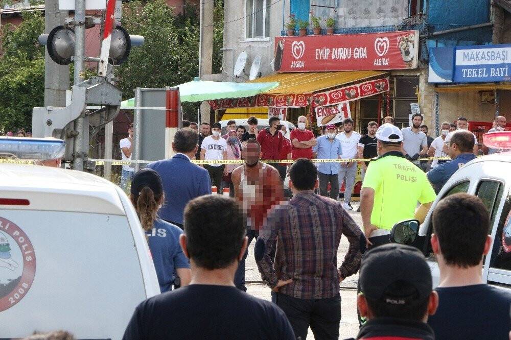 Ceza yedi, polislere saldırdı