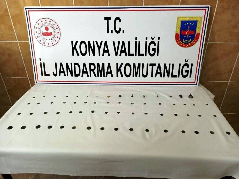 Ereğli'de bir araçta 63 adet tarihi eser ele geçirildi