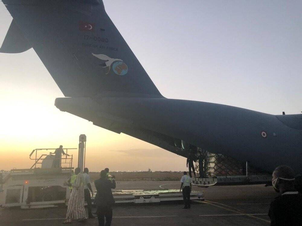 MSB: “Tıbbi yardım malzemelerini taşıyan uçağımız Çad’a indi”