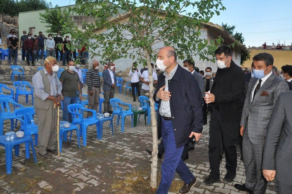 İçişleri Bakanı Soylu’dan şehit işçilerin ailelerine taziye ziyareti