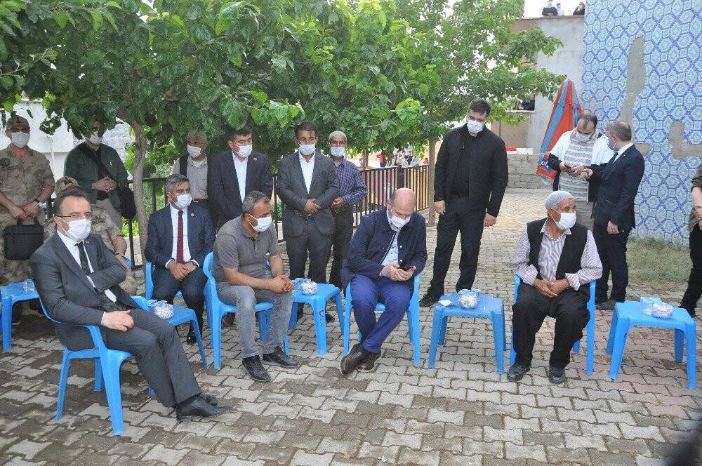 İçişleri Bakanı Soylu’dan şehit işçilerin ailelerine taziye ziyareti