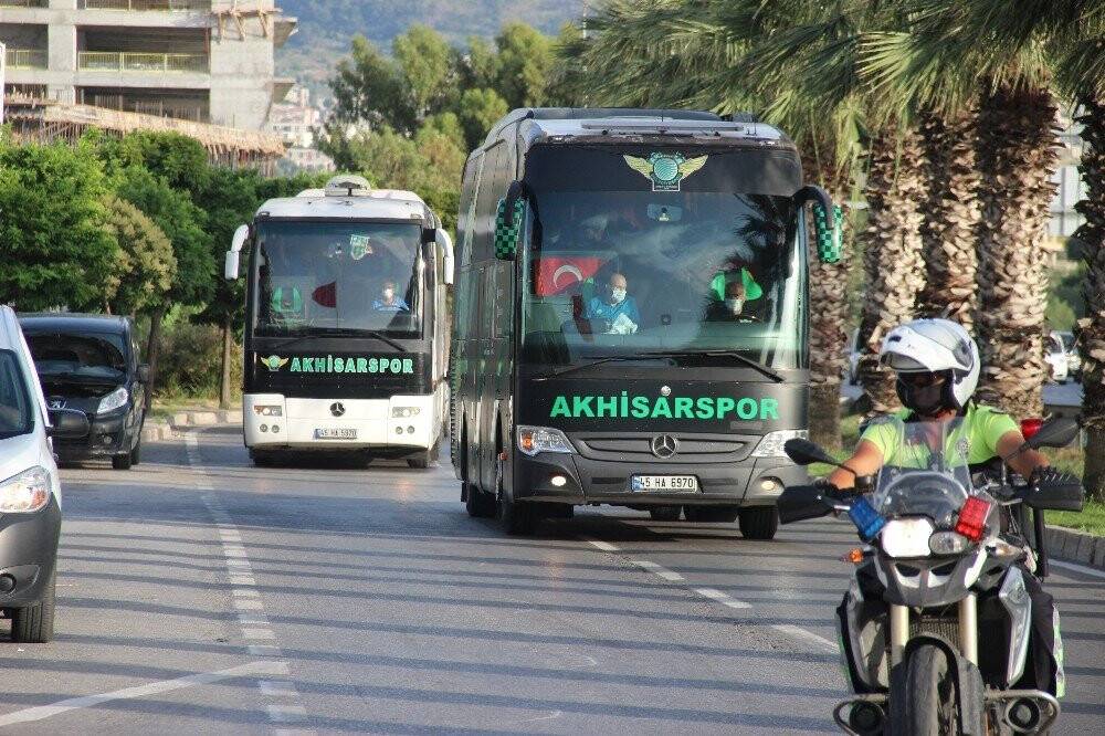 Korona virüs şoku yaşayan Akhisarspor İzmir’e geldi