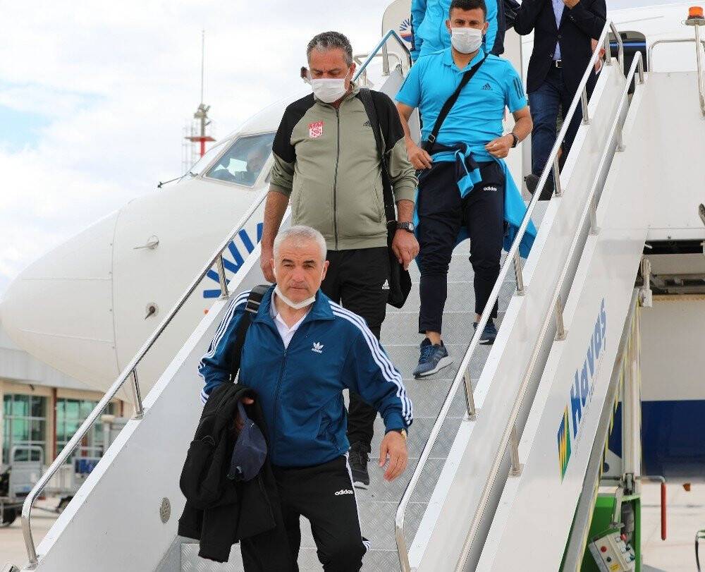 Sivasspor kafilesi Konya’ya geldi