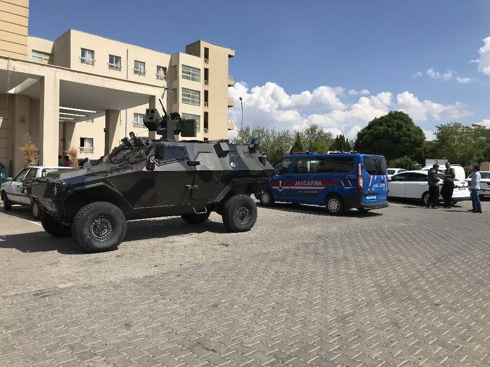 Cinnet geçiren şahıs eşiyle kayınpederini öldürdü