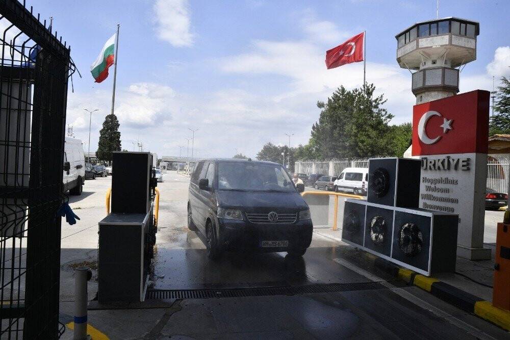 Sınır kapılarına fanlı dezenfektan üniteleri kuruldu