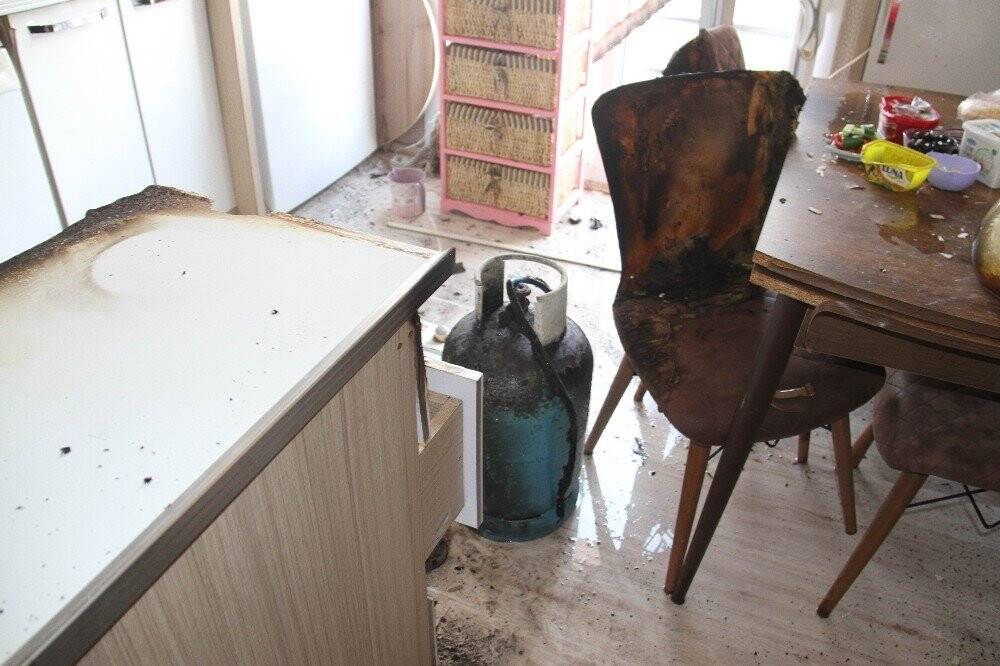 Konya’da evde çıkan yangın paniğe neden oldu