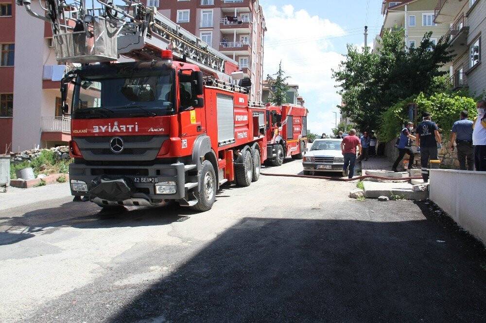 Konya’da evde çıkan yangın paniğe neden oldu