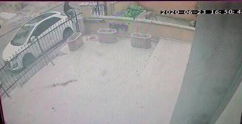 Sokak ortasında avukata silahlı saldırı kamerada