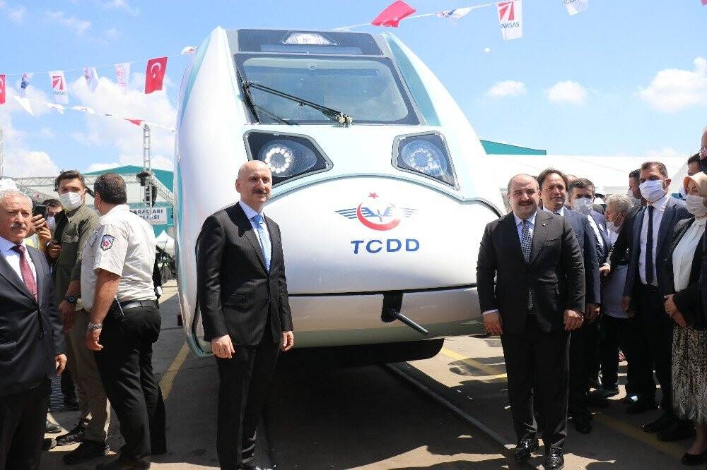 Milli elektrikli trenin fabrika testleri başlatıldı