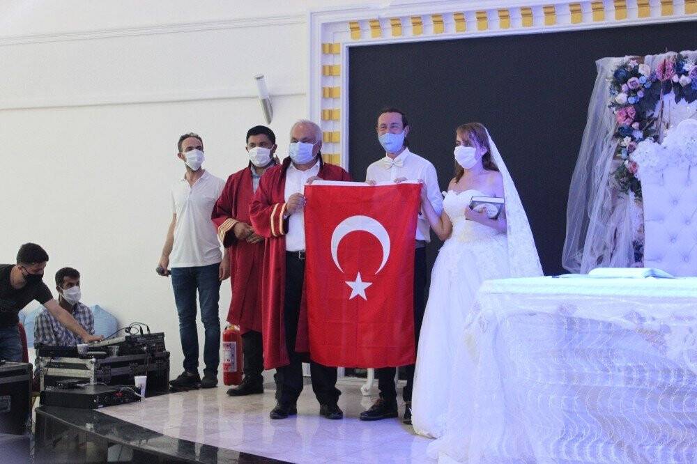 Bu da temsili kontrollü düğün