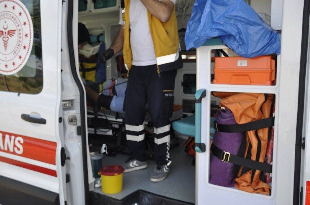 Konya'da Yarış motosikleti şarampole uçtu