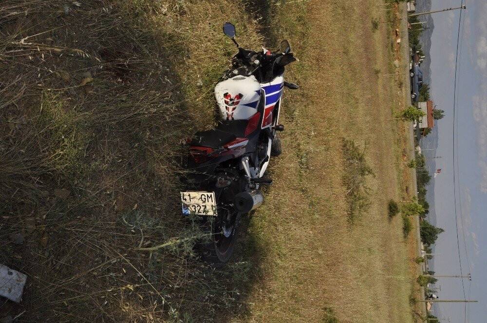 Konya'da Yarış motosikleti şarampole uçtu