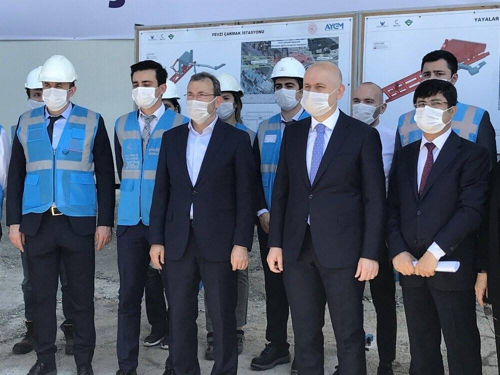 Bakan Karaismailoğlu havalimanı metro inşaatını denetledi