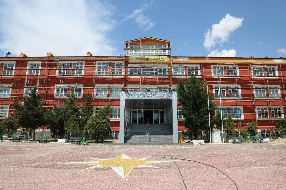 Başkan Kavuş: 'Okullarımız öğrencilerini yeni eğitim yılında yeni çehreleriyle karşılayacak'