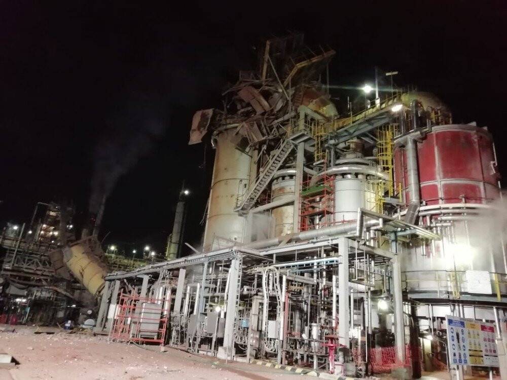 Güney Afrika’da petrol rafinerisinde patlama: 2 ölü