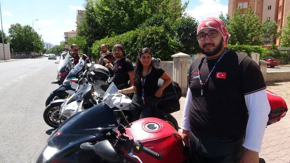 Hollanda’dan geldiler Türkiye turu yaptılar