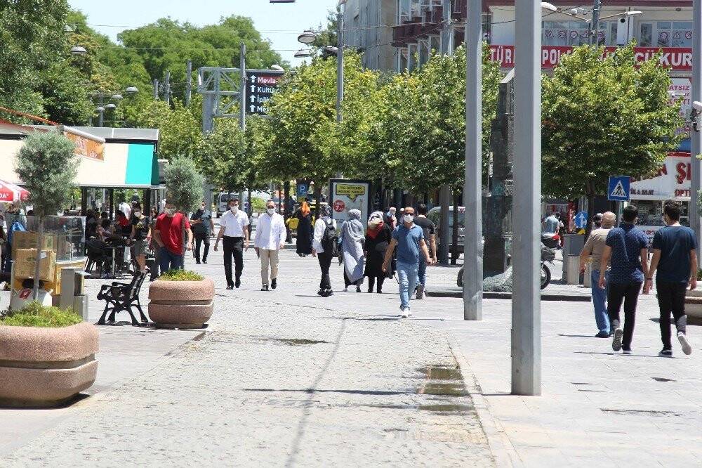 Konya’da tedbirsiz davranışlar korona vakalarını artırıyor