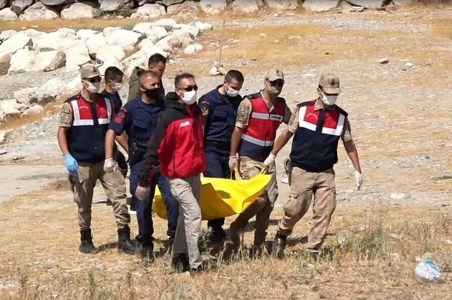 Van Gölü’nden bir ceset daha çıkarıldı