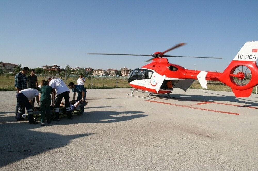 Kalp krizi geçiren işçi helikopter ambulansla hastaneye sevk edildi