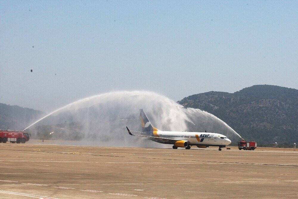 Sezonun ilk turist kafilesi lokumla karşılandı