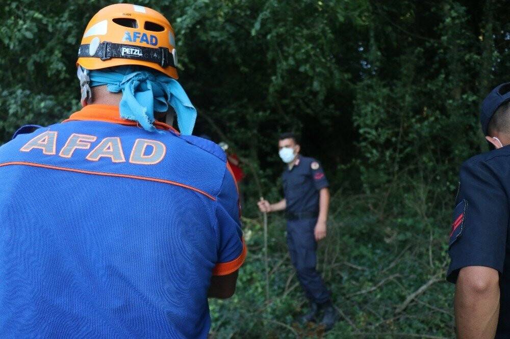 AFAD halkayı genişleterek detaylı arazi aramasına başladı