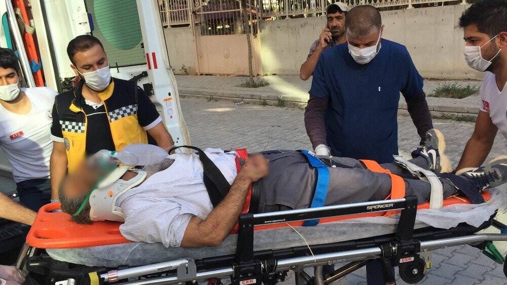 Konya'da hafif ticari araç devrildi: 4 yaralı