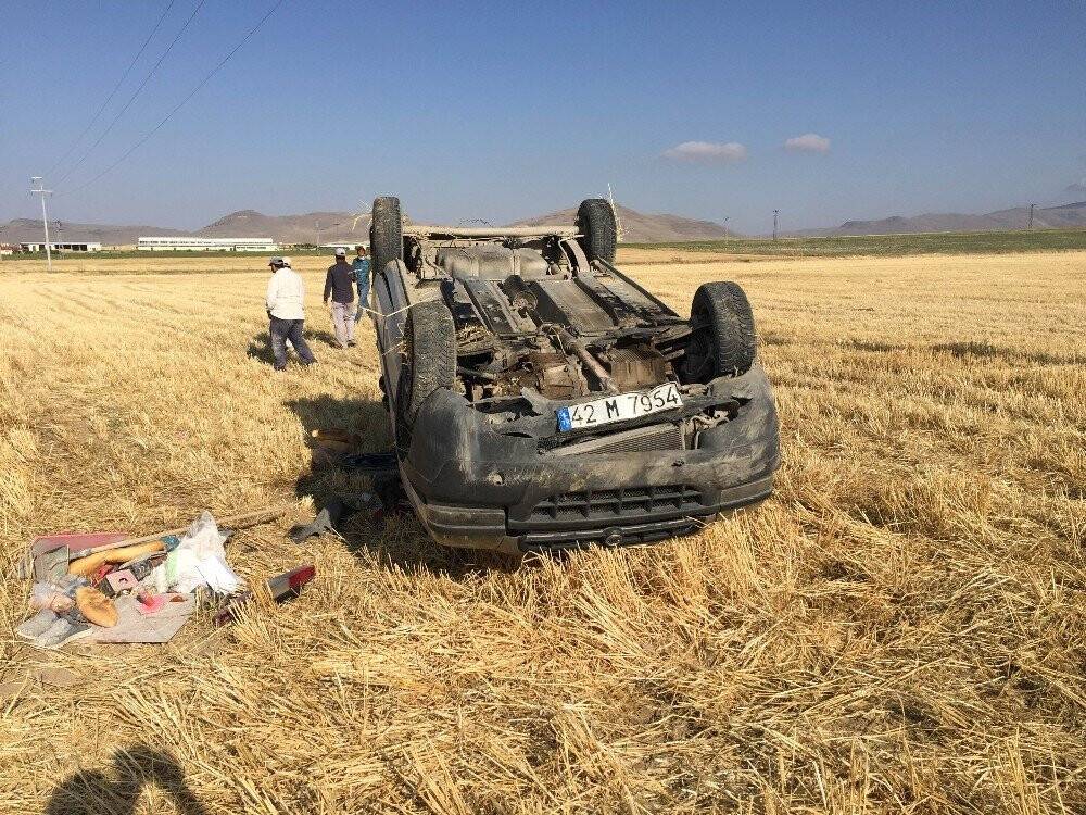 Konya'da hafif ticari araç devrildi: 4 yaralı