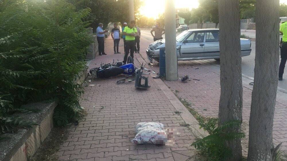 Otomobil ile motosiklet çarpıştı: 1 ölü