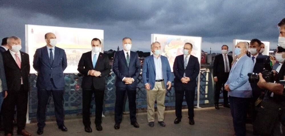 15 Temmuz sergisi Galata Köprüsü'nde açıldı