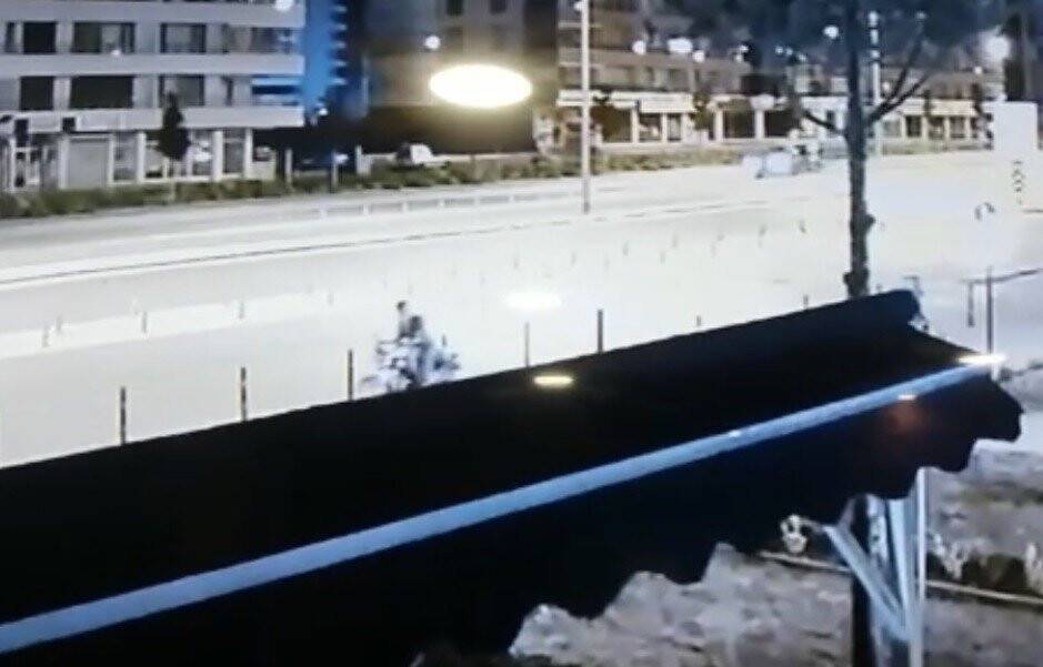 Konya'daki motosiklet hırsızlığı kameralara yansıdı