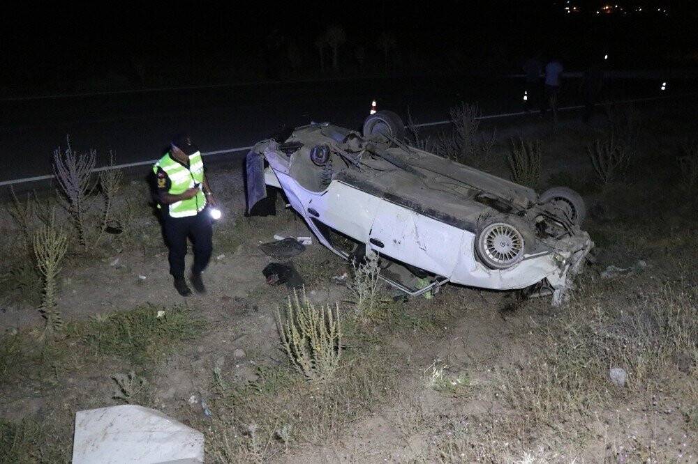Takla atan otomobil hurdaya döndü: 1 ölü, 2 yaralı