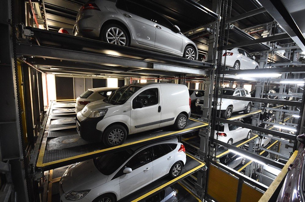 İzmir’de şehit ve gazi yakınlarına Büyükşehir otoparkları ücretsiz