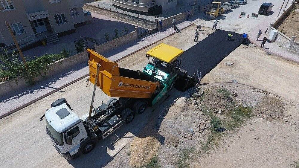 Konya'nın Karatay İlçesinde alt yapı çalışmaları devam ediyor