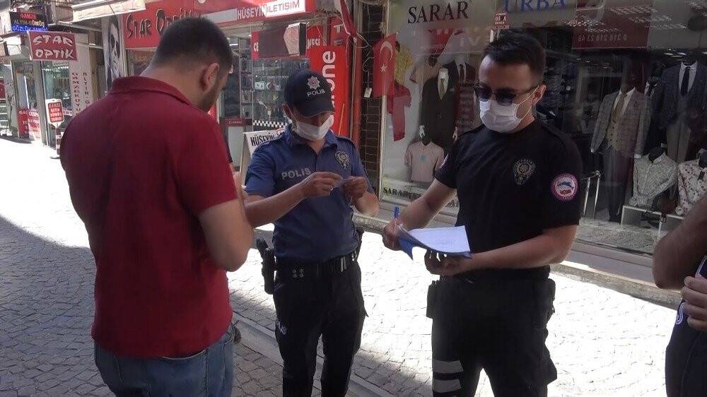 Maske cezasına ’Zeki Müren’ esprisi